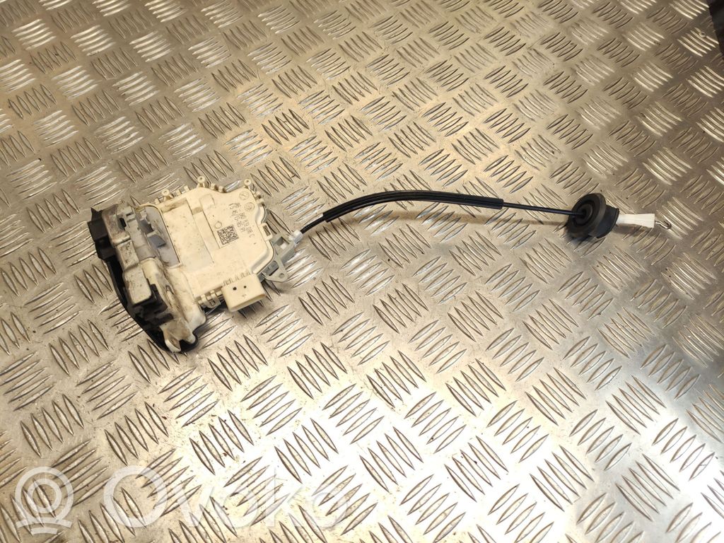 Audi A4 S4 B8 8K Takaoven lukko 