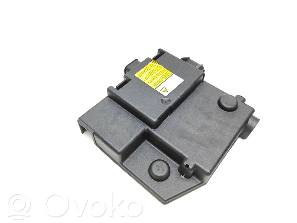 Maserati Ghibli Fuse box cover 