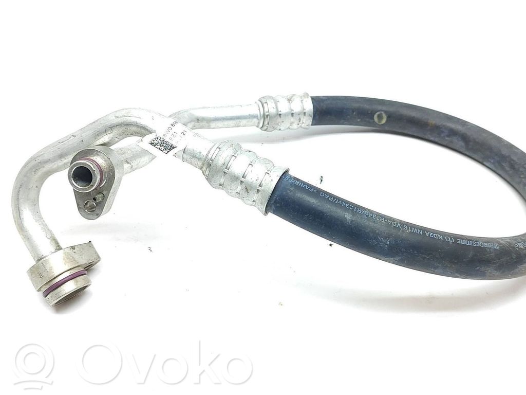 Audi A4 S4 B9 Ilmastointilaitteen putki (A/C) 