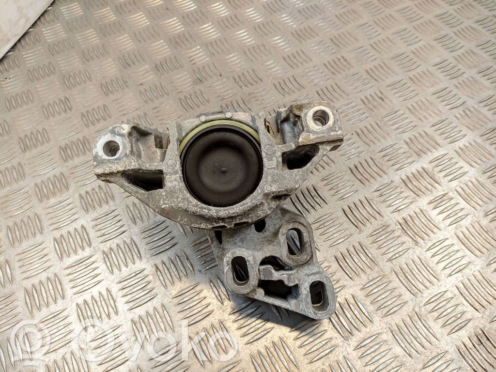 Mercedes-Benz B W246 W242 Engine mount bracket 