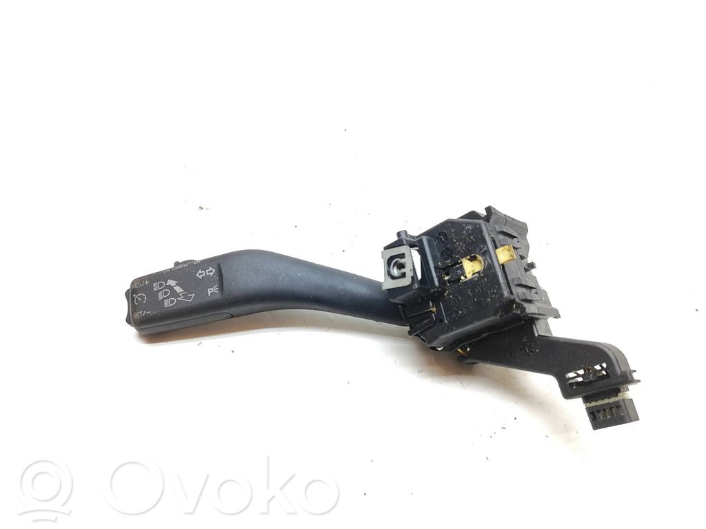 Skoda Octavia Mk2 (1Z) Indicator stalk 