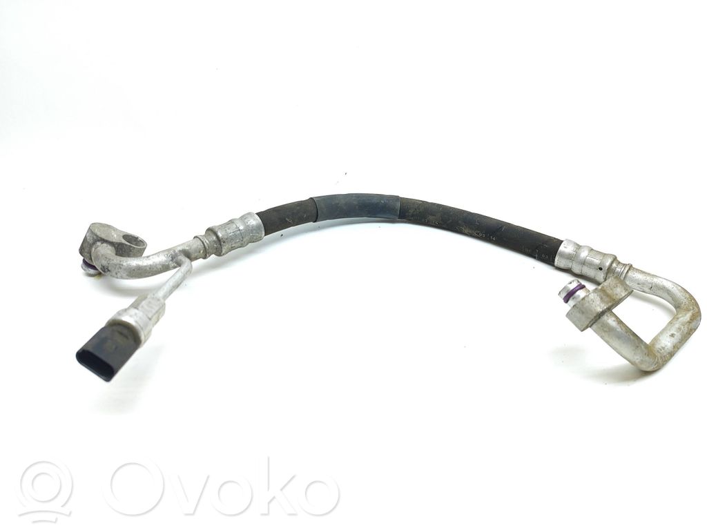 Volkswagen Touran II Ilmastointilaitteen putki (A/C) 
