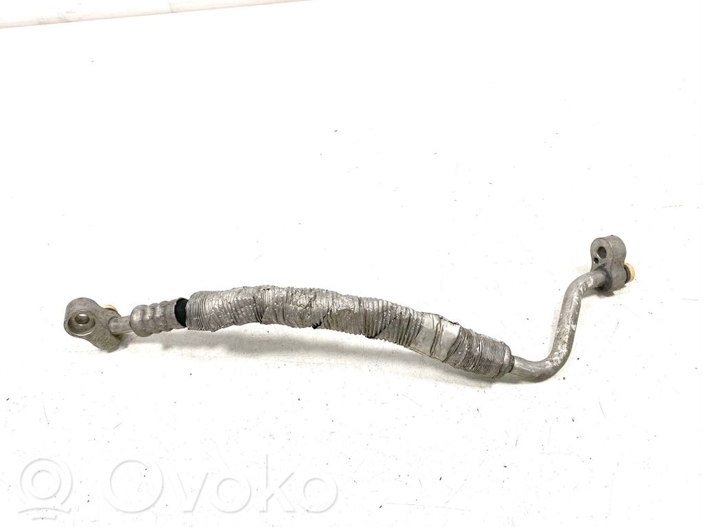 BMW 3 E90 E91 Ilmastointilaitteen putki (A/C) 