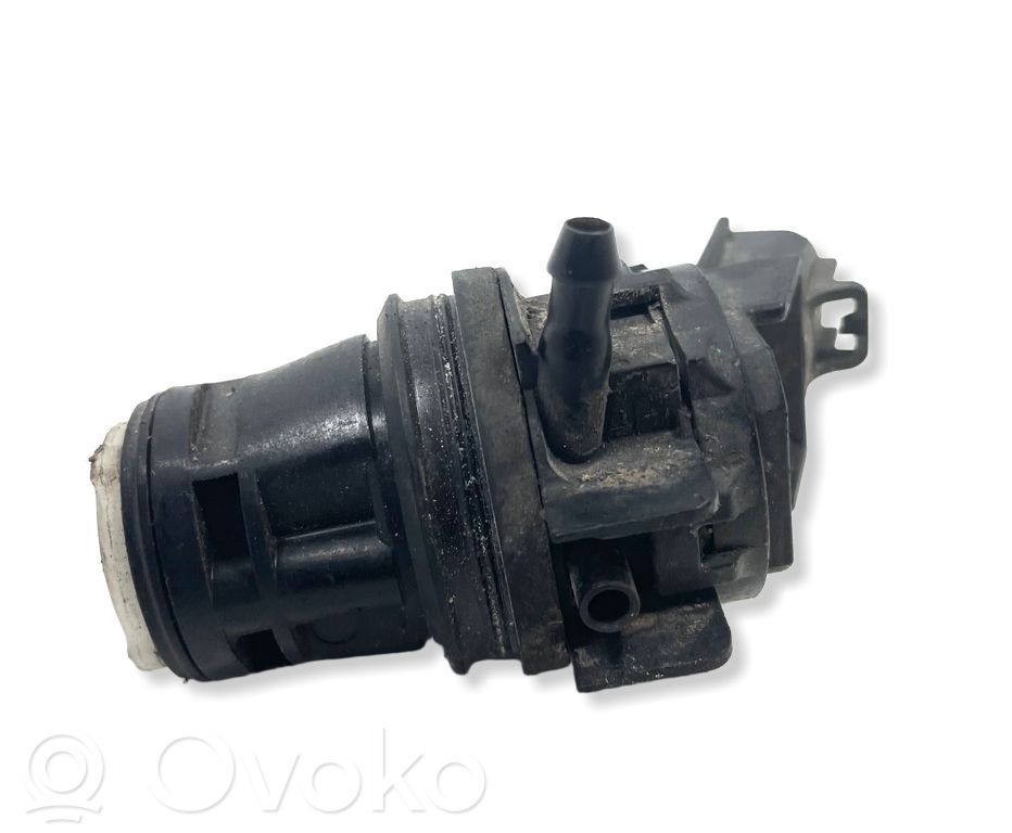 Toyota RAV 4 (XA30) Windscreen/windshield washer pump 