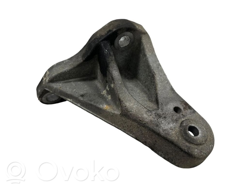 Jaguar XF X250 Engine mounting bracket 