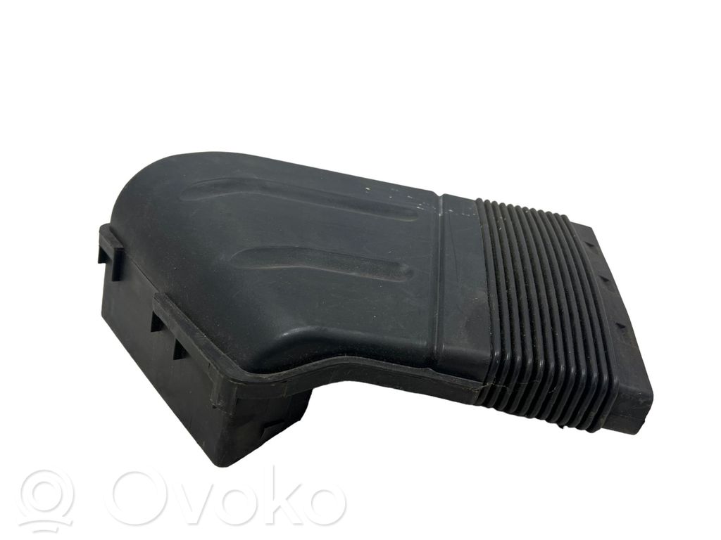 Część rury dolotu powietrza   8E0129617D,8E0129617D