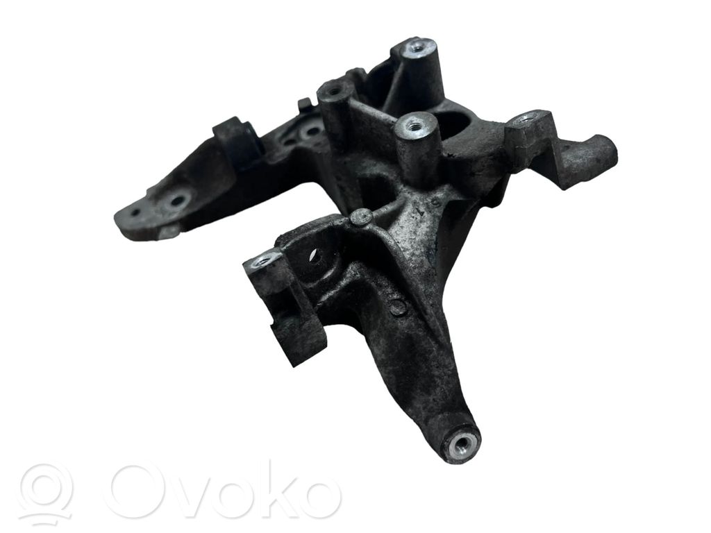 Citroen C3 Generator/alternator bracket 