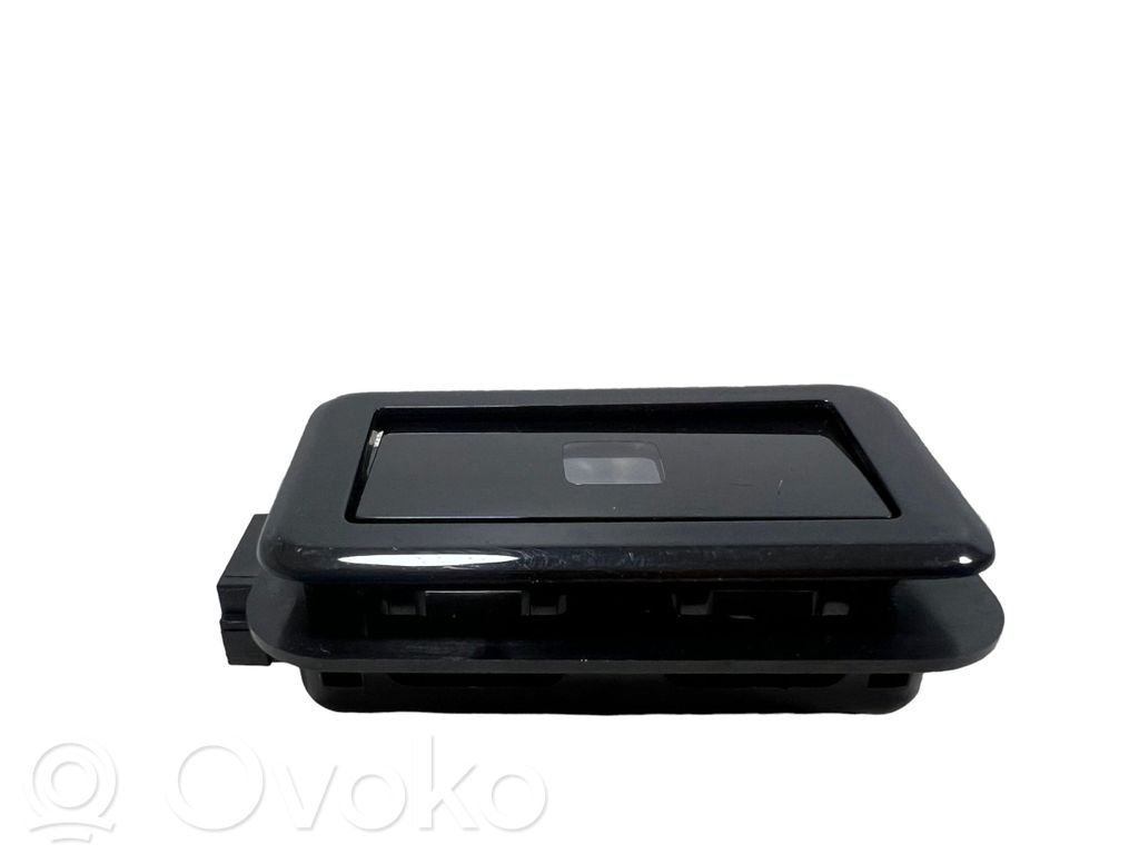 Peugeot 508 II Rear seat light 