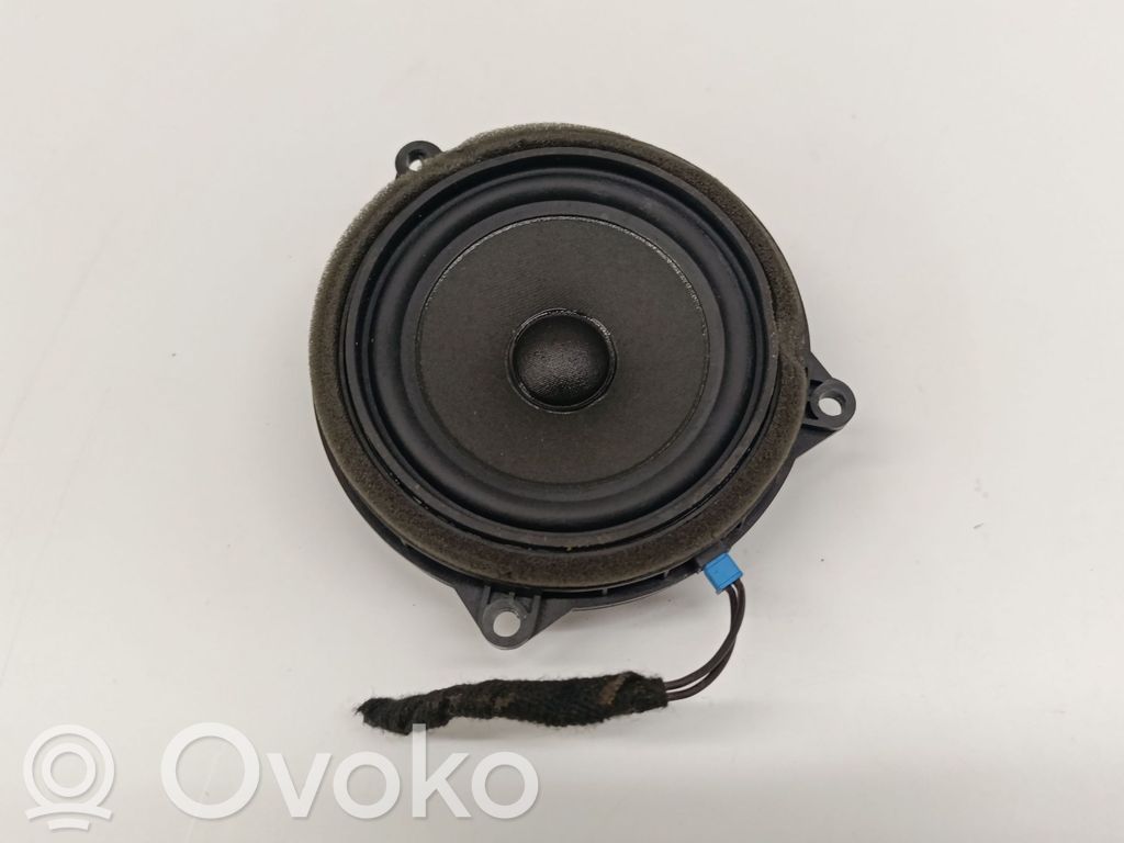 BMW 2 F46 Altavoz de la puerta trasera 