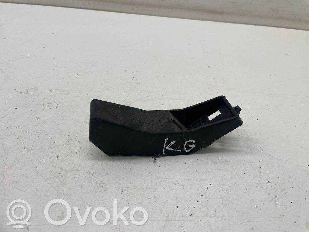 Ford Focus Soporte de montaje del parachoques trasero 