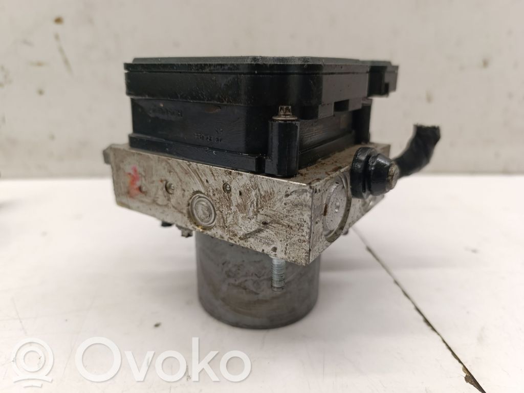 Jeep Cherokee KL ABS-pumppu 
