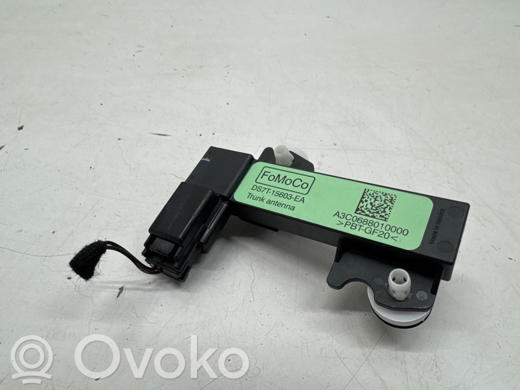 Ford Kuga III Radion pystyantenni 