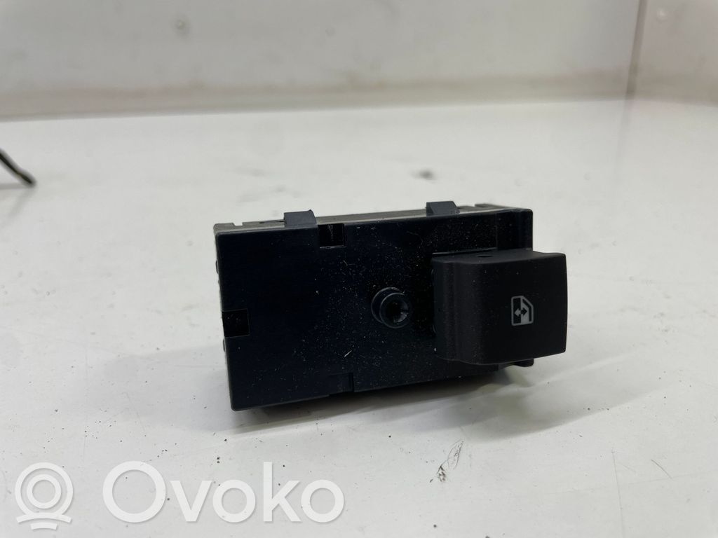 Opel Astra K Electric window control switch 