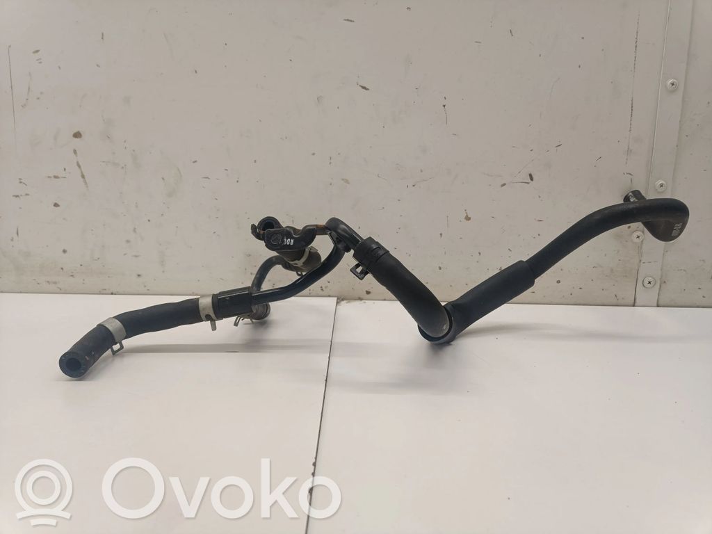 Hyundai Bayon Tubo flessibile del liquido di raffreddamento del motore 