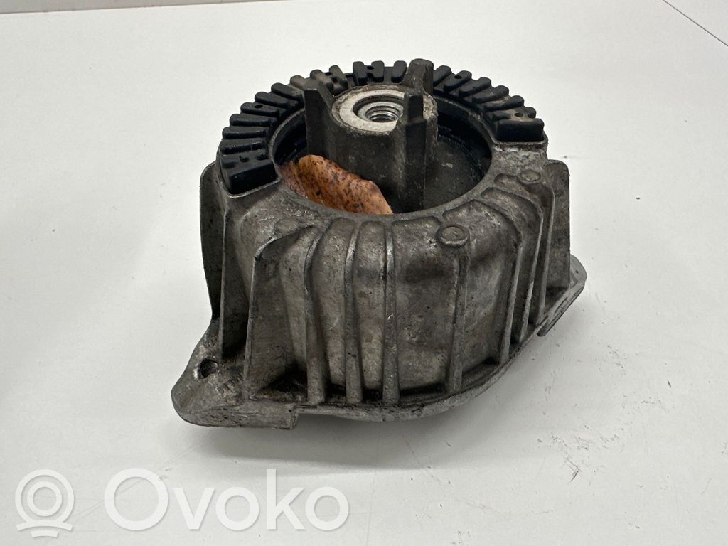 Mercedes-Benz E W212 Engine mount bracket 