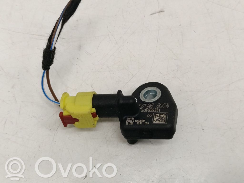 Seat Arona Airbag deployment crash/impact sensor 