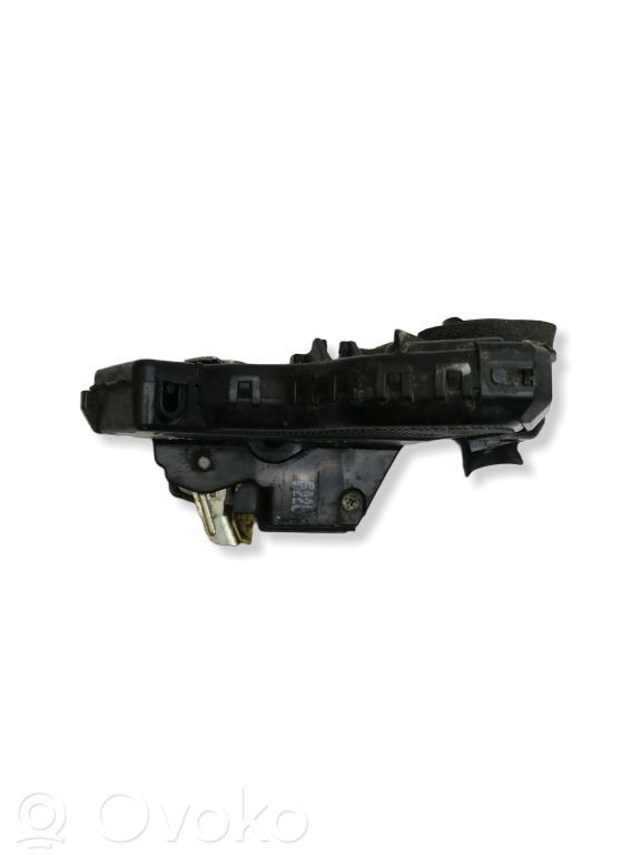 Toyota Corolla Verso E121 Front door lock 