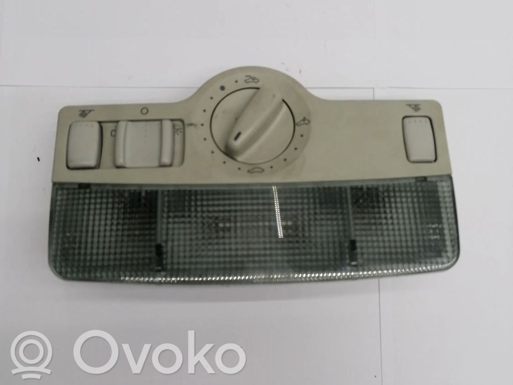 Volkswagen Golf IV Éclairage lumière plafonnier avant 