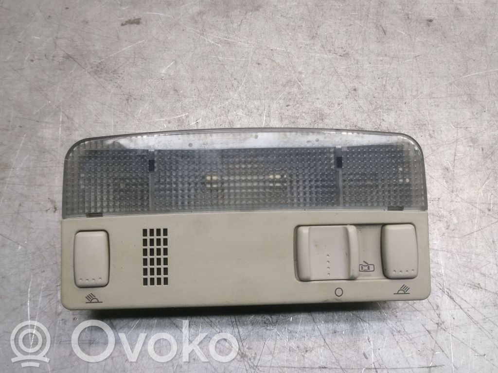 Volkswagen PASSAT B5 Etuistuimen valo 