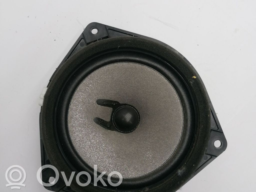 Toyota Corolla Verso E121 Altavoz de la puerta delantera 