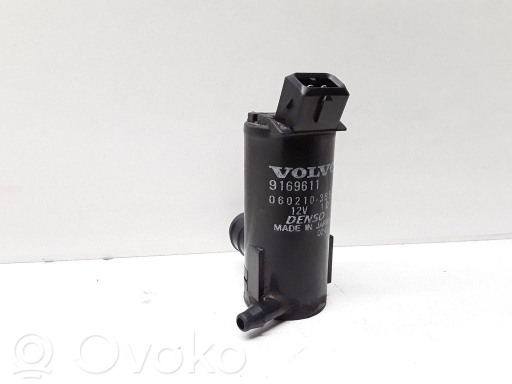 Volvo V70 Windscreen/windshield washer pump 
