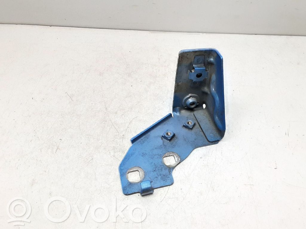 Renault Captur Fender mounting bracket 
