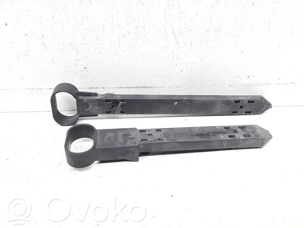 Volvo S60 Headlight/headlamp mounting bracket 