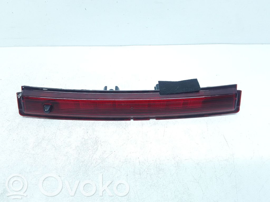 Renault Captur Third/center stoplight 