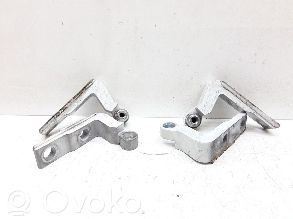 Volvo V40 Front door hinge set 