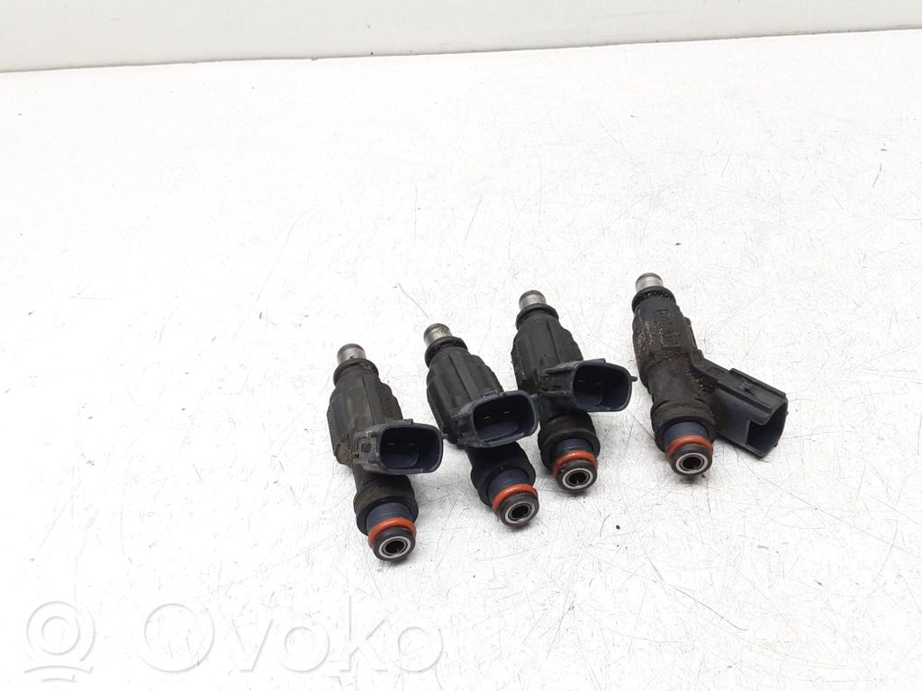 Toyota Corolla E120 E130 Sprauslu komplekts 