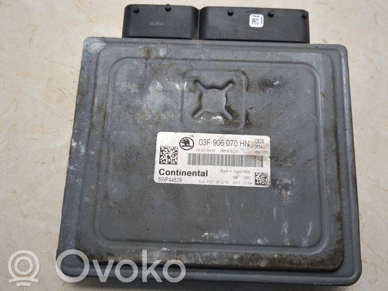 Skoda Roomster (5J) Engine control unit/module 