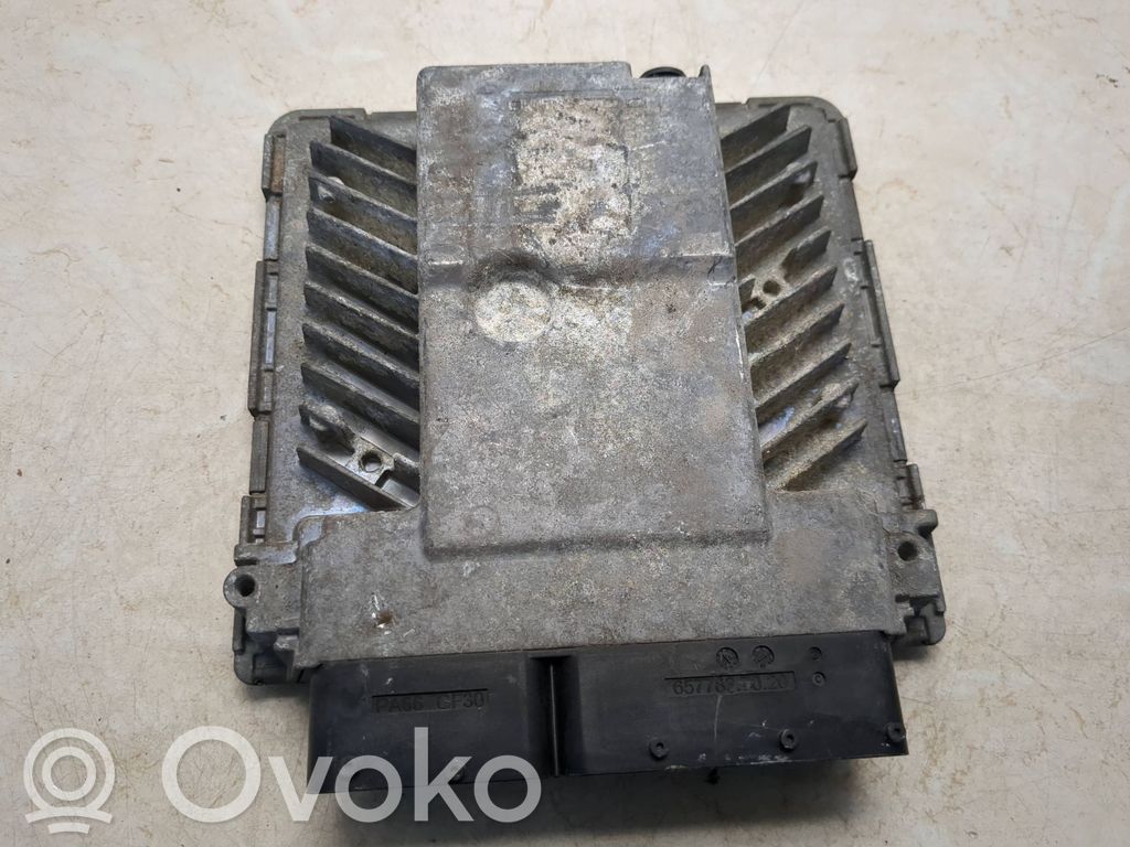 Volkswagen Golf V Engine control unit/module 