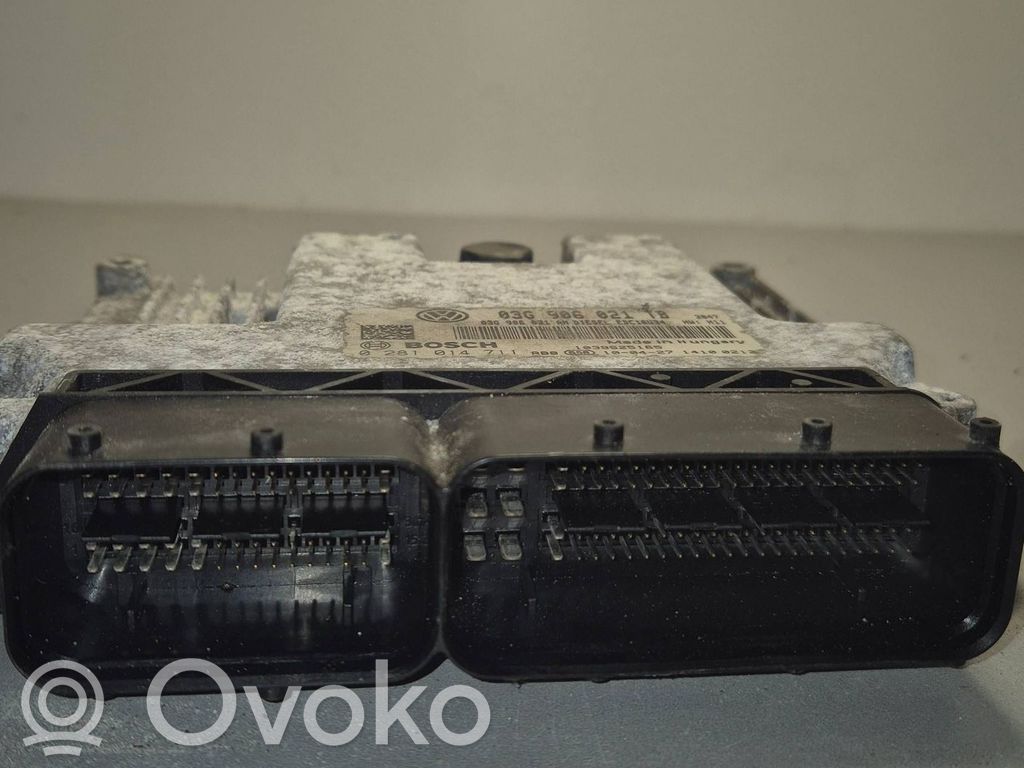 Volkswagen Golf V Engine control unit/module 
