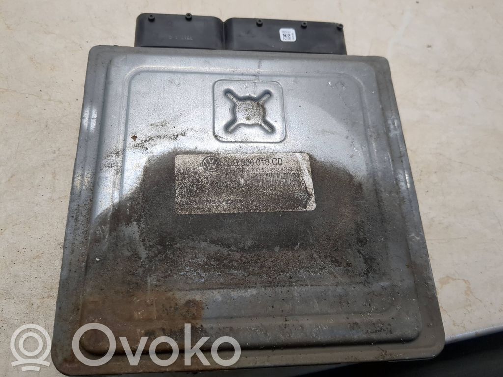 Volkswagen PASSAT B5 Engine control unit/module 