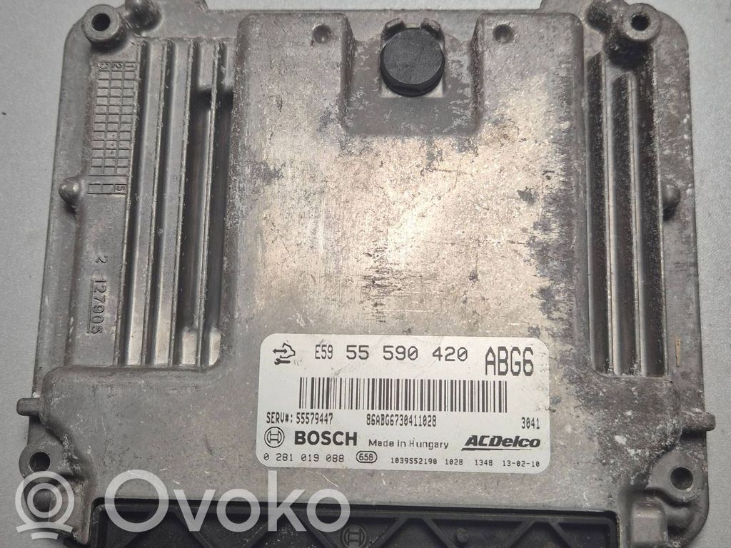 Opel Zafira B Engine control unit/module 