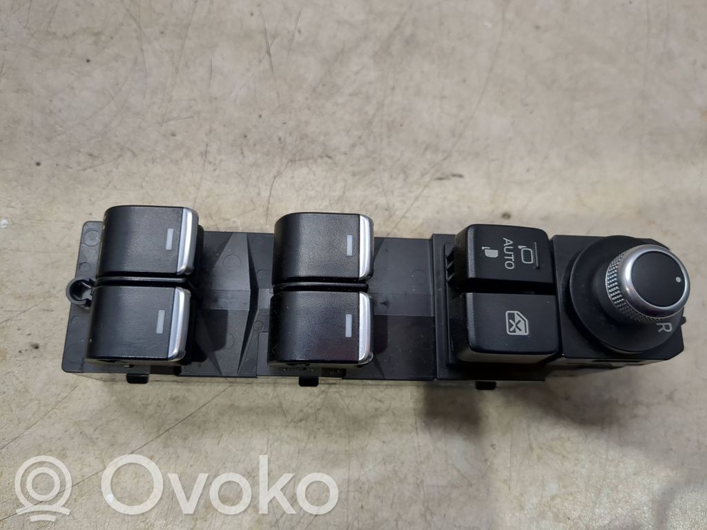 Electric window control switch   5AB00467A06,GR8D66350,1A084A,8114T5