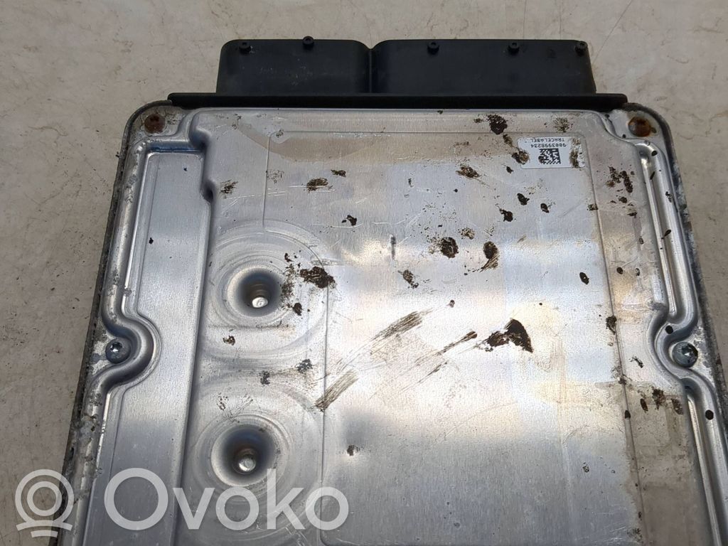 Volkswagen Golf VI Engine control unit/module 