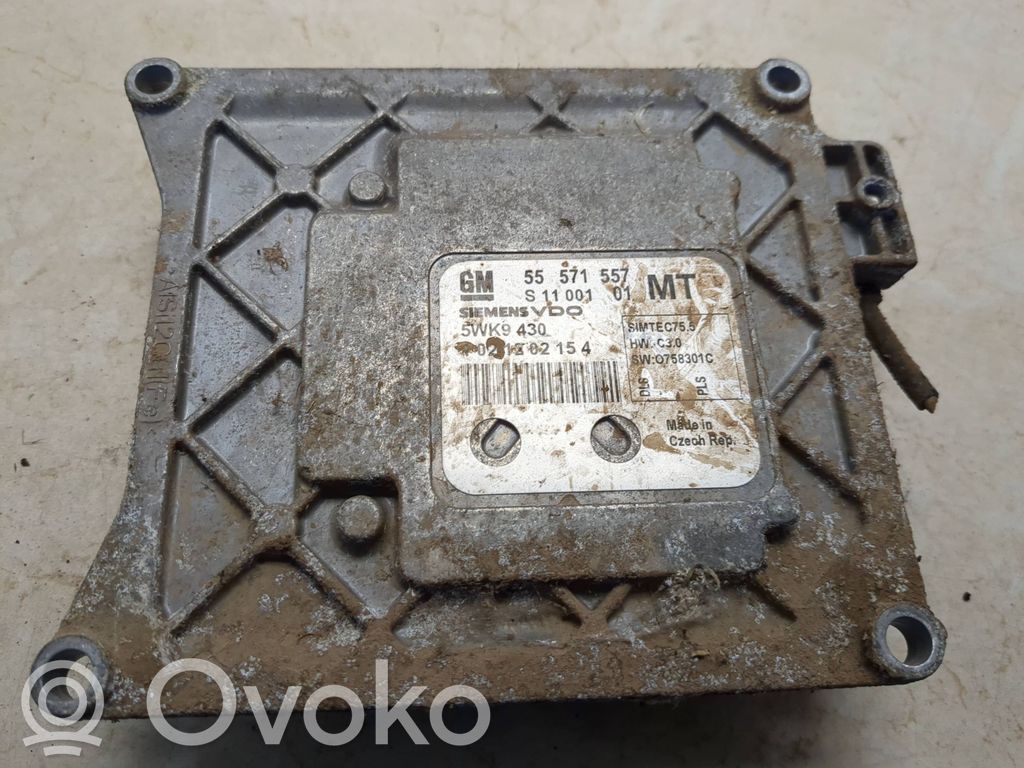 Opel Zafira B Engine control unit/module 
