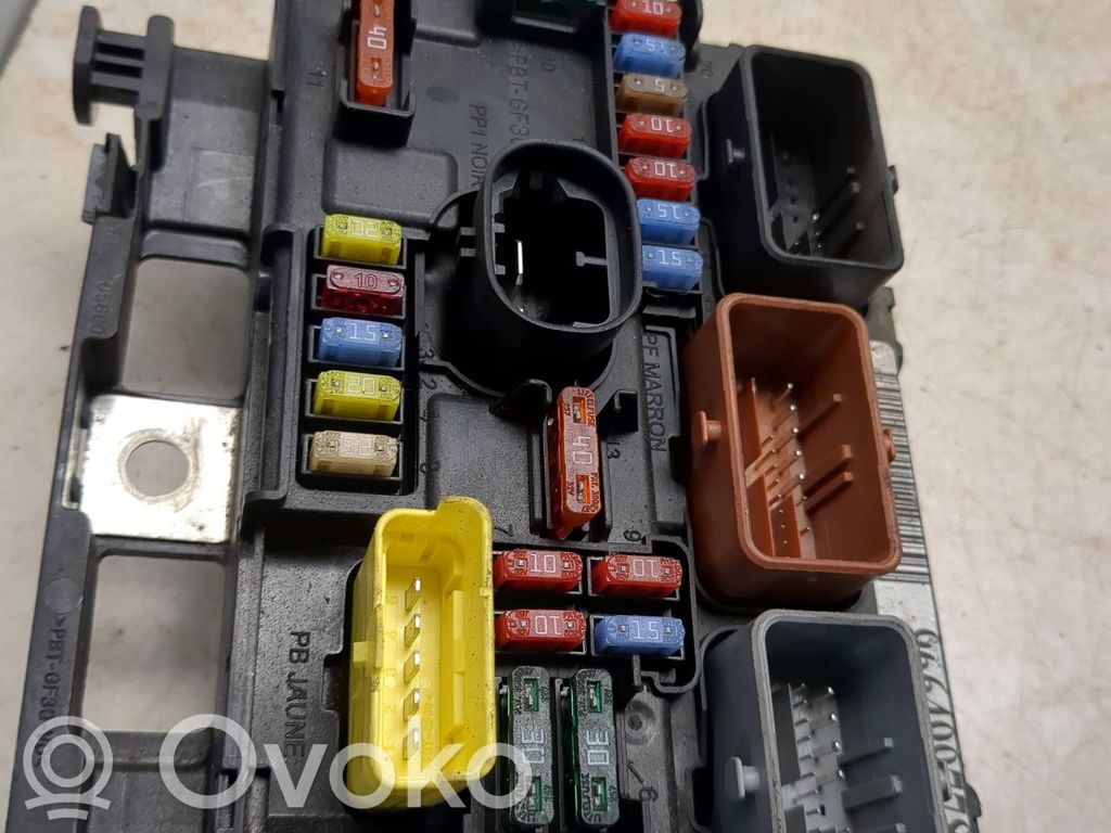 Citroen DS3 Fuse module 