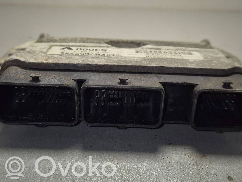 Engine control unit/module   215853640A,8200376474