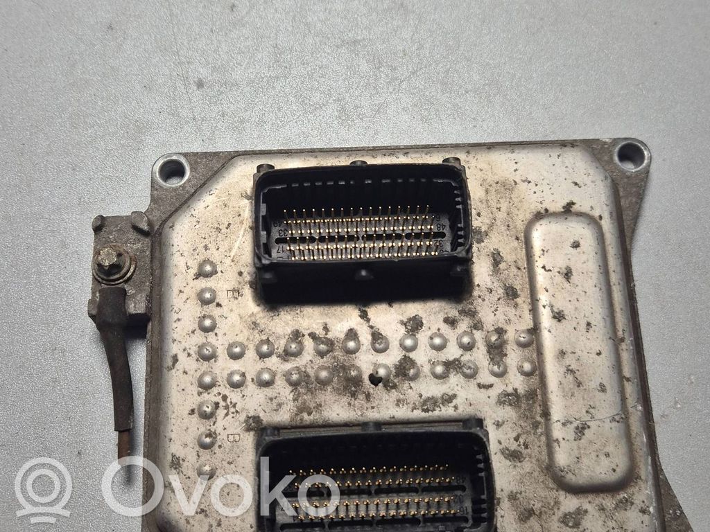Opel Zafira B Engine control unit/module 