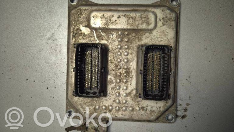 Opel Zafira B Engine control unit/module 