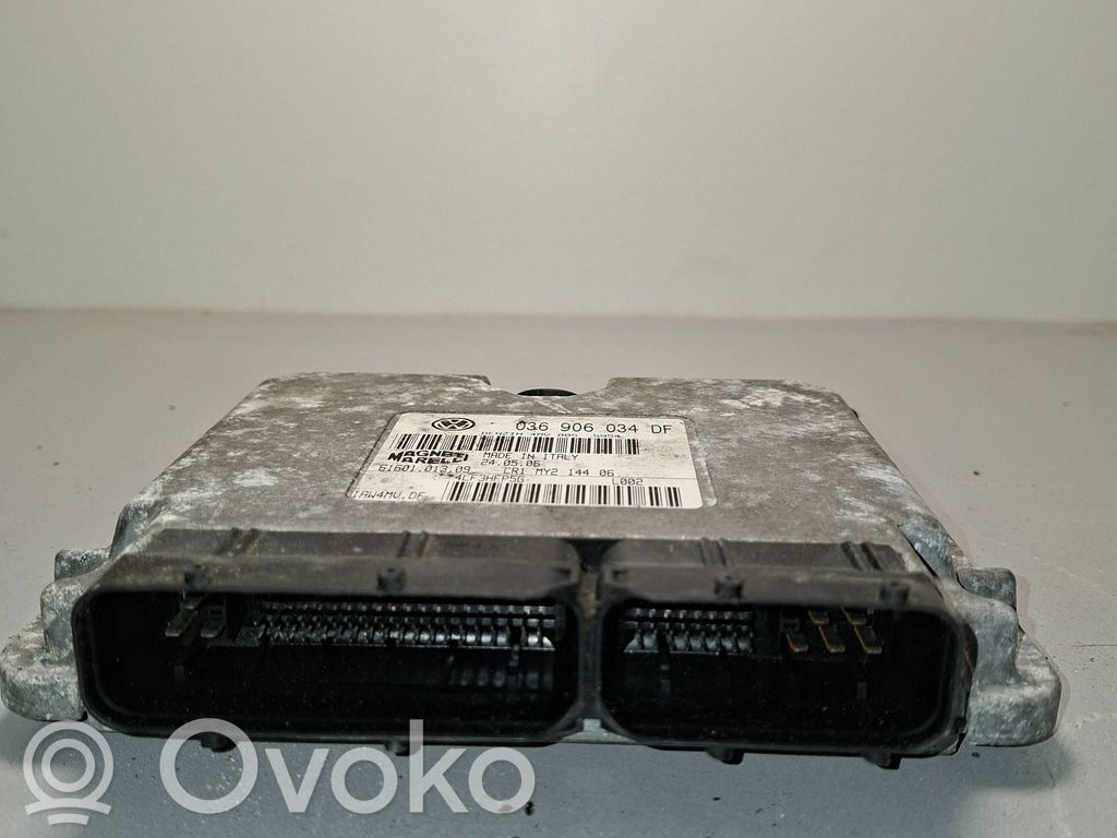 Volkswagen Golf IV Engine control unit/module 