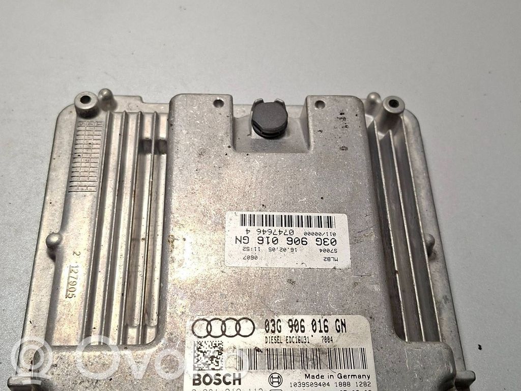 Volkswagen Golf V Engine control unit/module 