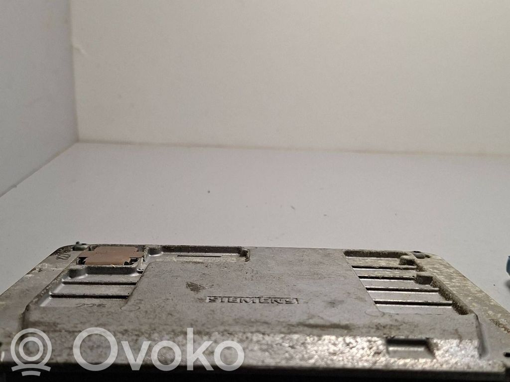 Volkswagen PASSAT B6 Engine control unit/module 