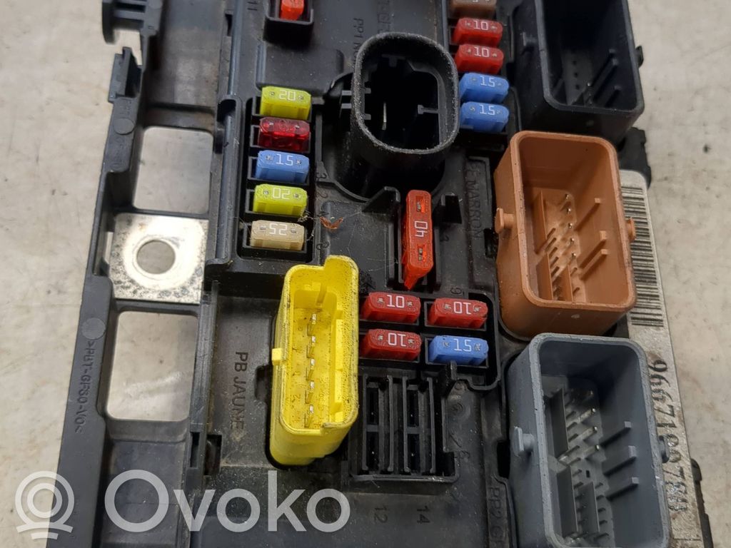 Citroen DS3 BSM Control unit 