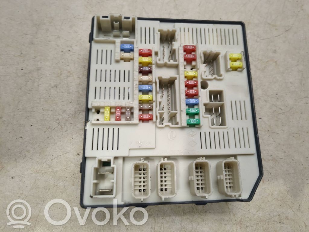 Ramka / Moduł bezpieczników   284B60009R,8619114199,519340301