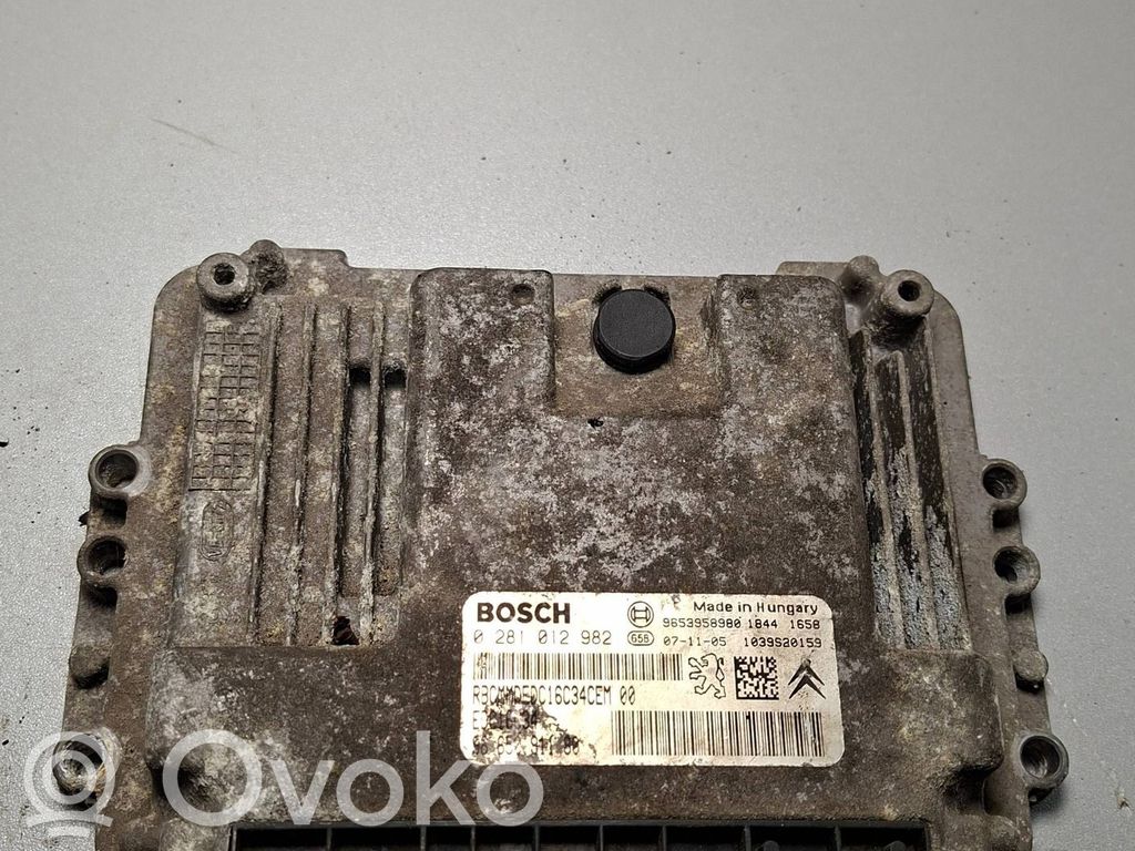 BMW 3 E90 E91 Engine control unit/module 