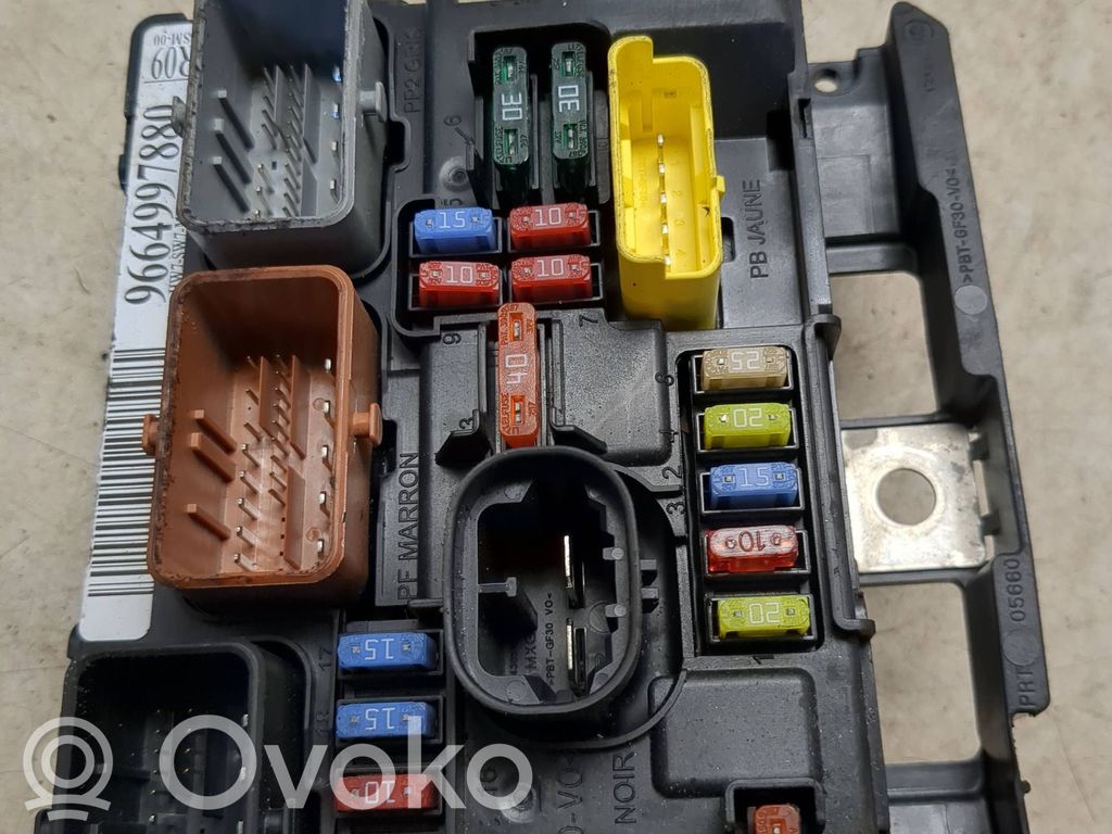 Peugeot 1007 Fuse module 