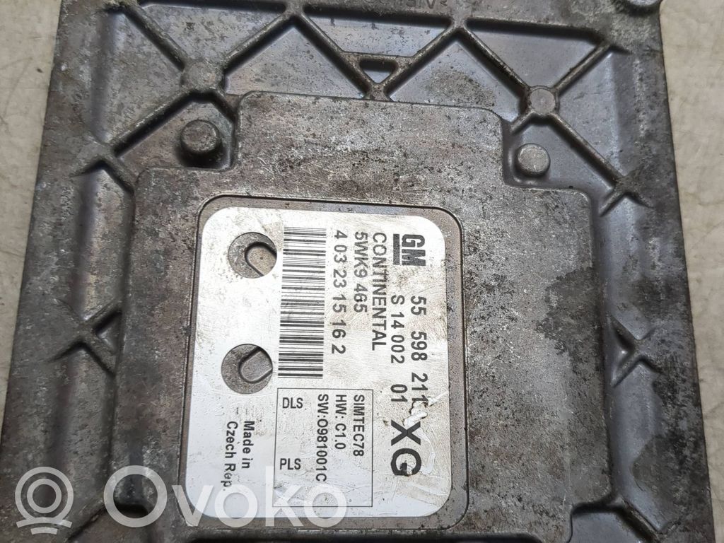 Opel Zafira B Engine control unit/module 